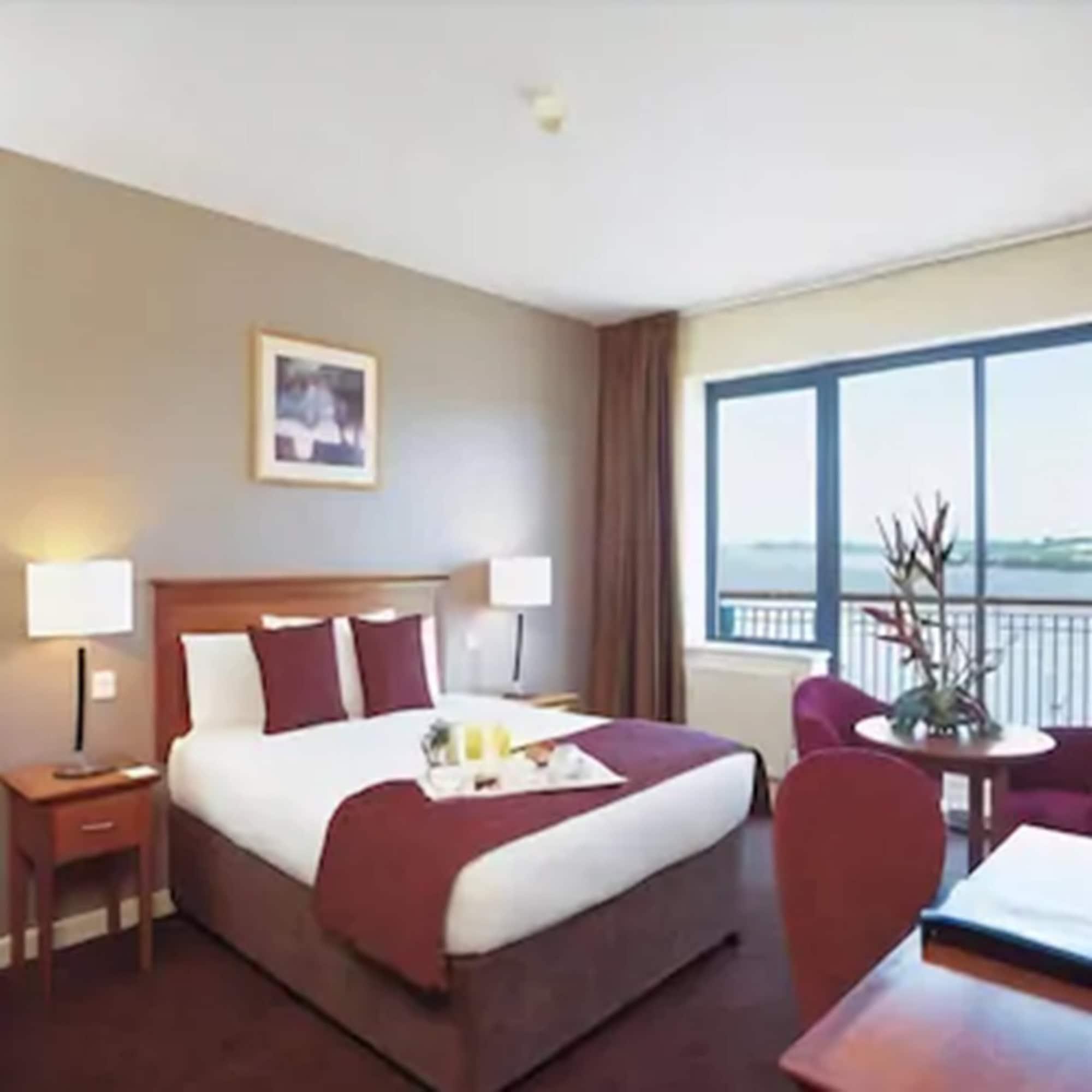 โรงแรมเฟอร์ริคาร์ริก Ferrycarrig ภายนอก รูปภาพ